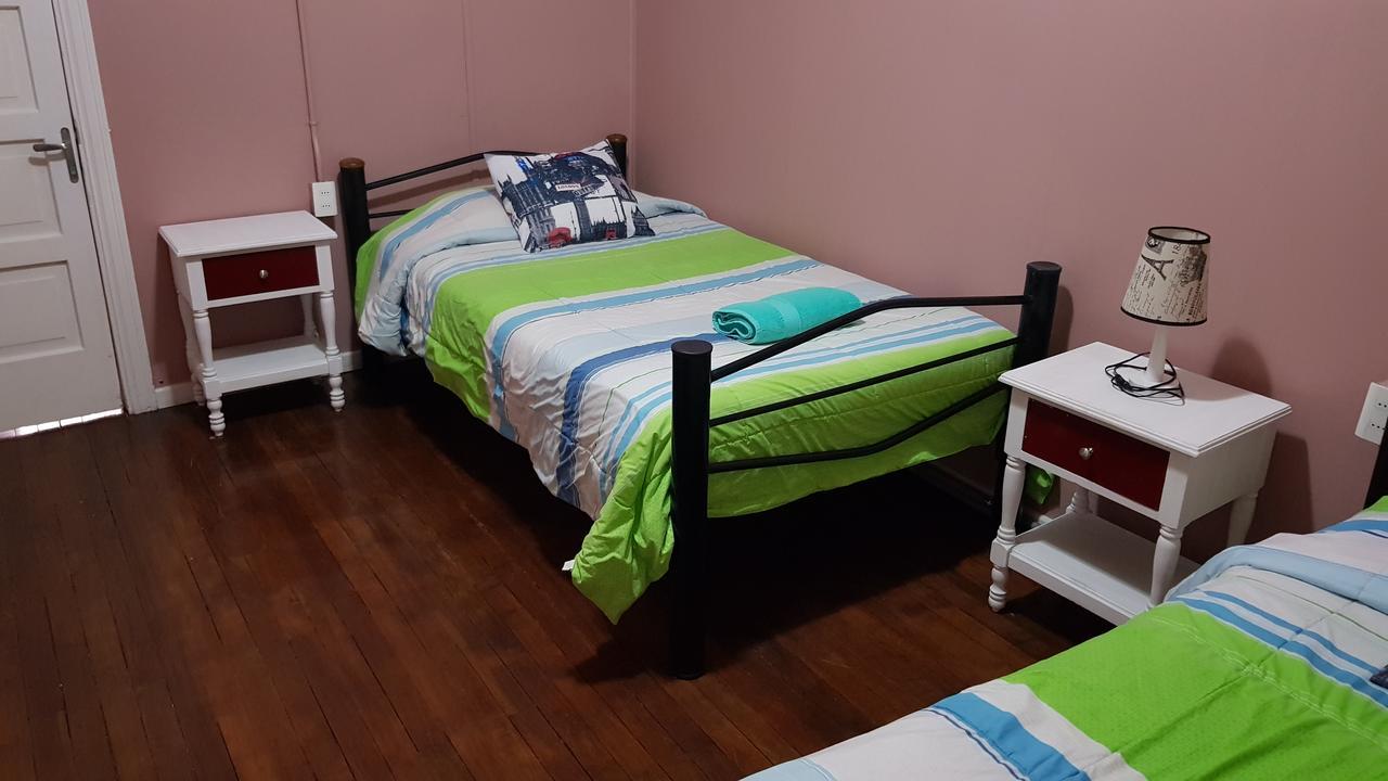 Hostal Viajeros Punta Arenas Bagian luar foto